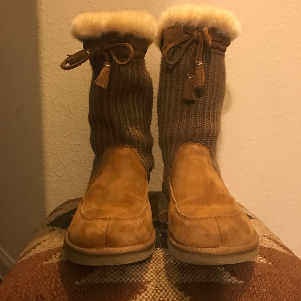 Ugg Size 9 - image 4